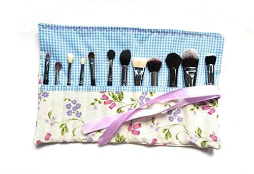 Blanket / organizer of makeup brushes.