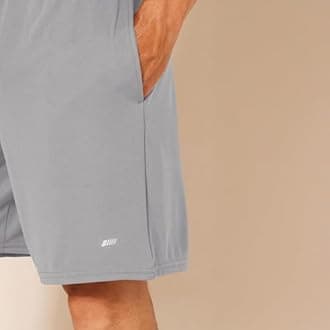 Amazon Essentials Men's Performance Tech Loose-Fit Shorts (Available in Big & Tall)